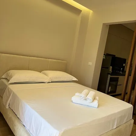 Prayla Luxury 21 * טיראנה