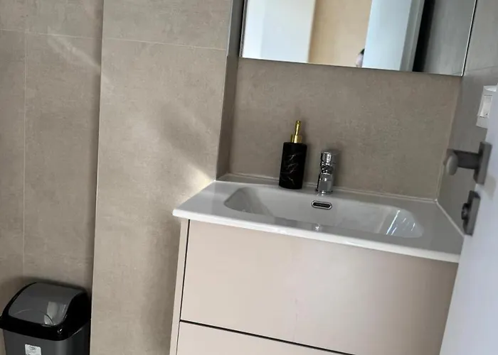 Prayla Luxury 21 טיראנה